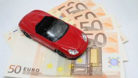 Premio medio RCA a 349 euro (+3,7%) a giugno